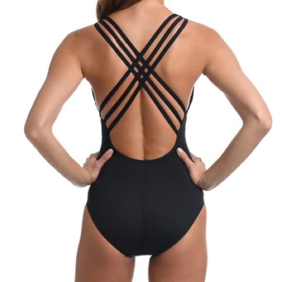 La Blanca NWT LB6BA22 Island Cross Back Mio One-piece Swimsuit Black. Size 4 - Picture 13 of 14